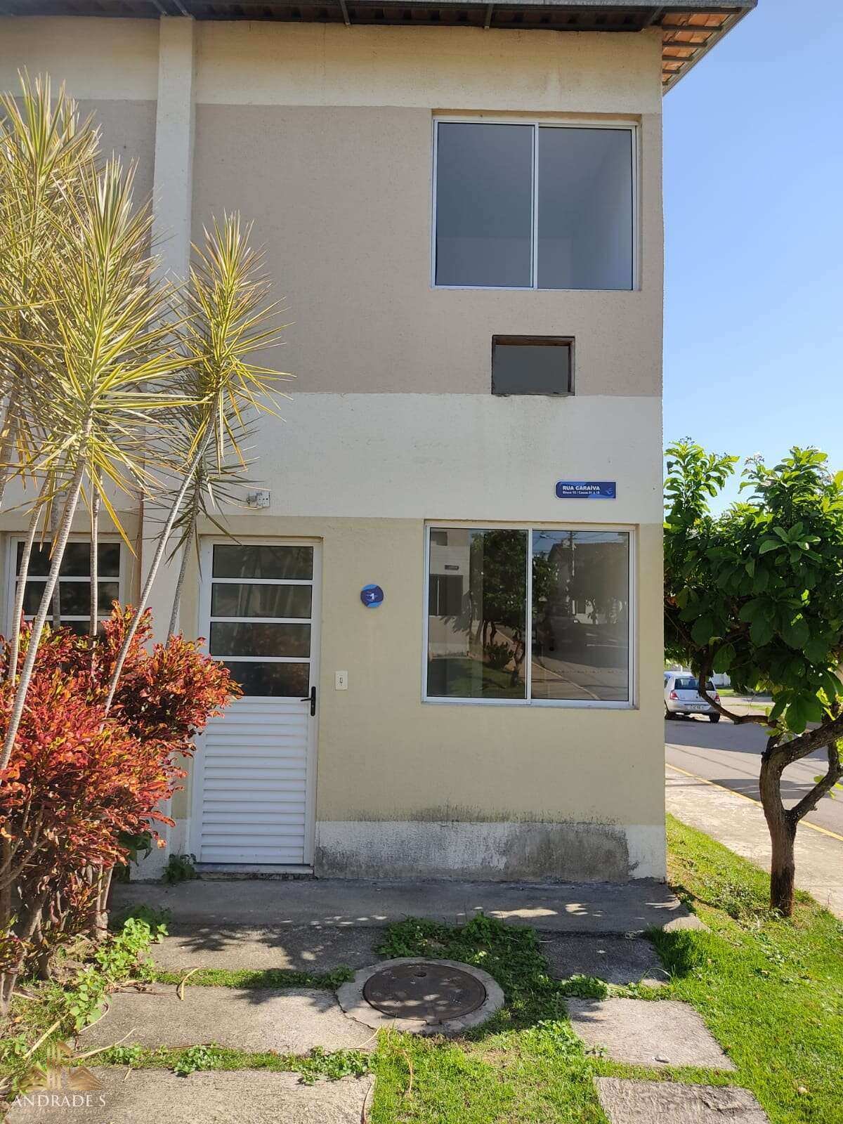 Casa à venda | 2 quartos | Quintal privativo | Condomínio com lazer | Guaratiba