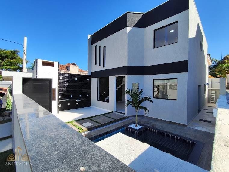 Casa com 4 quartos sendo 3 suítes recém construída em Vargem Pequena