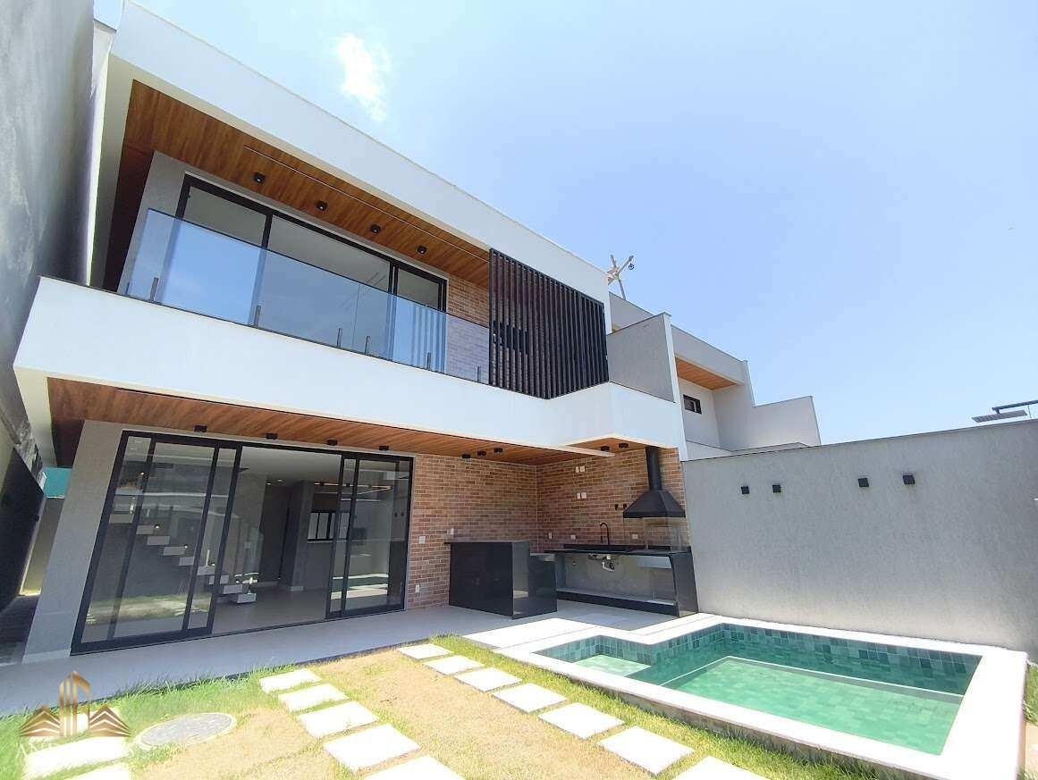 Casa duplex | 4 suítes sendo 1 no térreo | Piscina | Vargem Pequena
