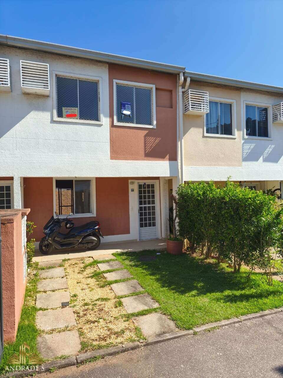 Casa duplex à venda | 3 quartos | 1 suíte | Family Clube | Vargem Pequena