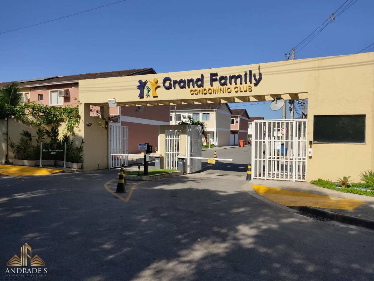 Casa à venda - 85m² | 3 quartos | 1 suíte | 2 vagas de garagem | Condomínio Grand Family